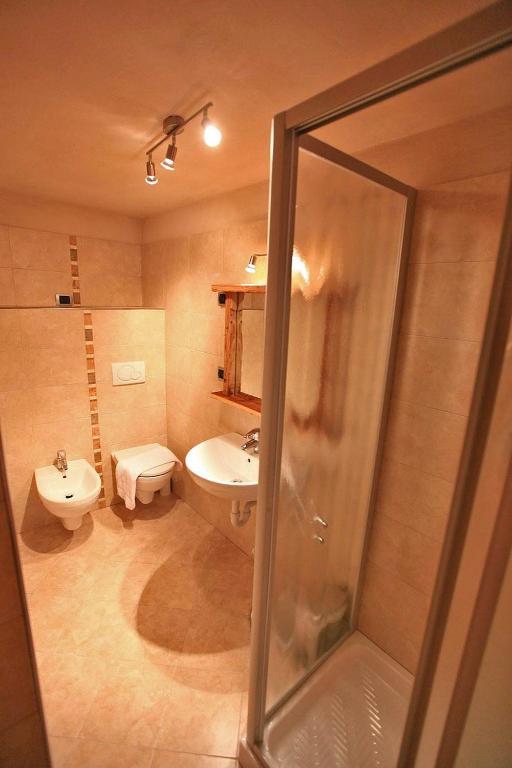 Maso Toneto Hotel Castello-Molina di Fiemme Værelse billede